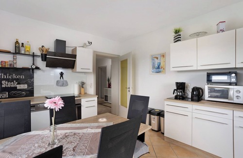 Meschede Apartment | Holiday Apartment 'Zum Hasen' with Mountain View, Private Terrace and Wi-Fi