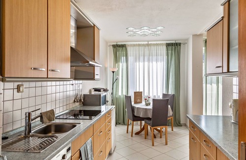 Mainz-Bingen Apartment | Holiday Apartment "Zum Rochusberg 1" with Balcony and Wi-Fi