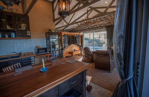 Richmond Downs Bed & Breakfast | Holiday Bliss - The Kiwi Suite