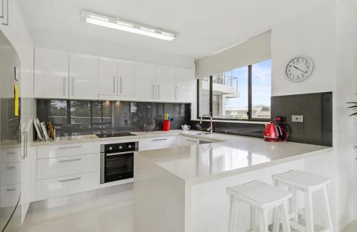 Port Macquarie Apartment | Holiday Central, Tasman Towers Unit 2, 3 Munster Street,