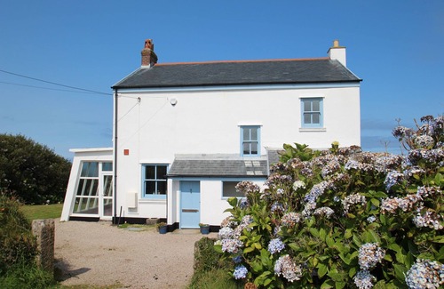 Chysauster House | Holiday cottage with beautiful views over the Cornish sea