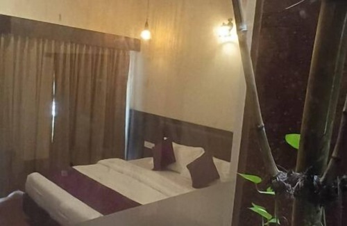 Vayittiri Hotel | Holiday Courtyard