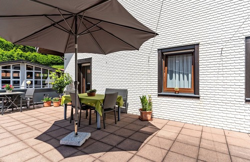 Bad Peterstal-Griesbach Apartment | Holiday Apartment 'Heidi Kimmig' with Mountain View, Balcony, Shared Terrace & Wi-Fi