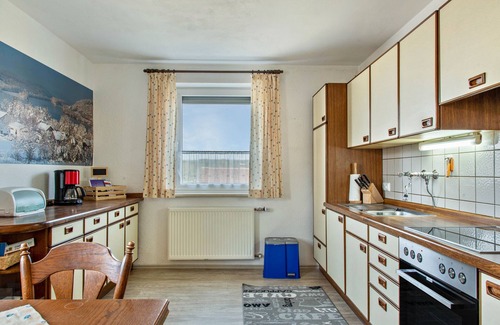 Vilshofen Apartment | Holiday Apartment 'Mitterfelder Donaublick' with Private Terrace, Private Garden and Wi-Fi