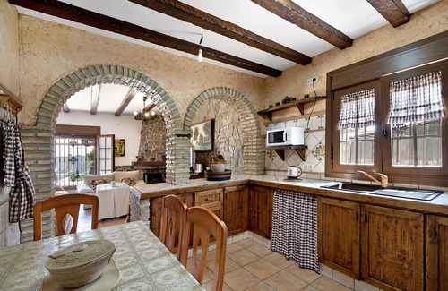 Chiclana de la Frontera House | Holiday Home 'Montepinar' with Private Pool, Private Terrace and Wi-Fi