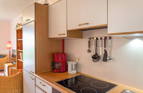 Meschendorf Apartment | Holiday flat 'Möve ABA Apartment 33' with sea view, shared garden and WLAN