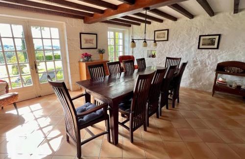 Lusignac House | Holiday Home in Lusignac with Private Pool
