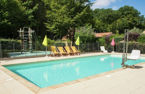 Castelnaud-la-Chapelle House | Holiday home in Castelnaud-La-Chapelle with garden