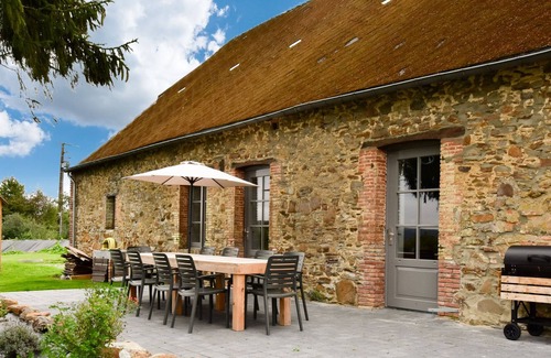 La Neuville-aux-Joutes House | Holiday home in la Neuville-aux-Joûtes with balcony