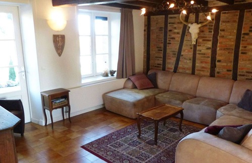 La Neuville-aux-Joutes House | Holiday home in la Neuville-aux-Joûtes with balcony