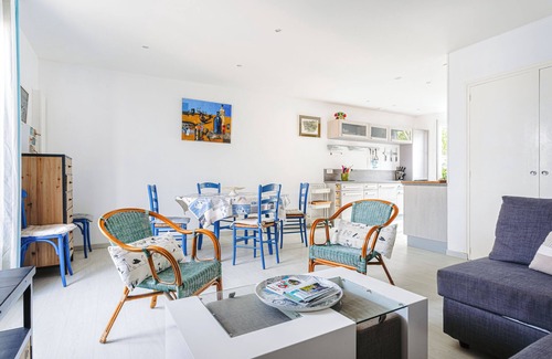 Le Grand-Village-Plage House | Holiday Home 'Maison Proche Mer, Forêt,bourg' with Private Terrace and Private Garden