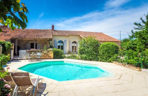 Saint-Laurent-de-la-Salle House | Holiday Home Saint-Laurent Pool & Garden, cleaning included