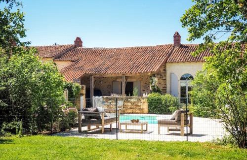 Saint-Laurent-de-la-Salle House | Holiday Home Saint-Laurent Pool & Garden, cleaning included