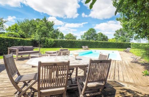 Saint-Laurent-de-la-Salle House | Holiday Home Saint-Laurent Pool Retreat, cleaning included