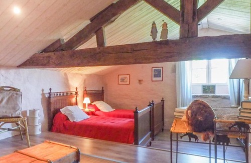 Saint-Laurent-de-la-Salle House | Holiday Home Gîte de l'Orangerie by Interhome