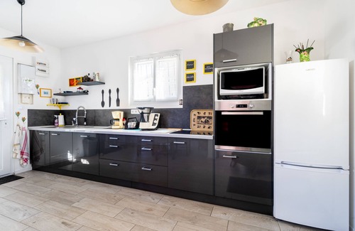Tharon-Plage House | Holiday Home 'Ky Ryce - Tharon Plage' with Private Terrace and Private Garden