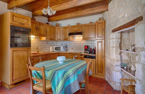 Saint-Michel-le-Cloucq House | Holiday Home 'Gite De La Gravée Marais Poitevin' with Private Terrace, Private Garden and Wi-Fi