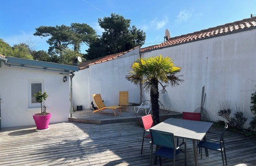 Saint-Trojan-les-Bains House | Holiday Home 'Maison Moderne Avec Charme' with Private Terrace