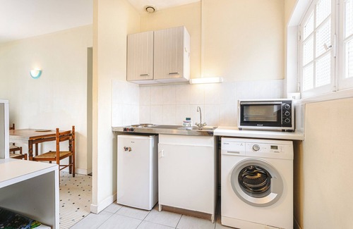 Saint-Trojan-les-Bains House | Holiday Home 'Longère Proche Plage Et Forêt 2' with Shared Terrace, Shared Garden and Wi-Fi