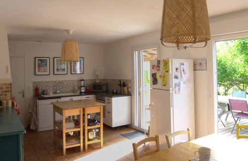 Saint-Trojan-les-Bains House | Holiday Home with Shaded Garden. Near Beach