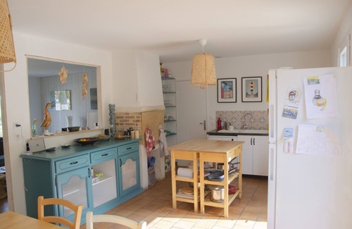 Saint-Trojan-les-Bains House | Holiday Home with Shaded Garden. Near Beach