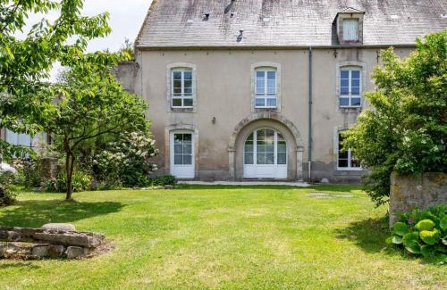 Englesqueville-la-Percee House | Holiday Home Maison Sainte Claire by Interhome