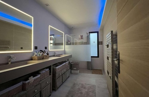 Saint-Germain-Du-Puch House | Holiday house with swimming pool