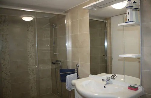 Saint-Laurent-du-Plan House | Holiday Home 'Gîte Le Laurentin' with Private Pool, Private Terrace and Wi-Fi