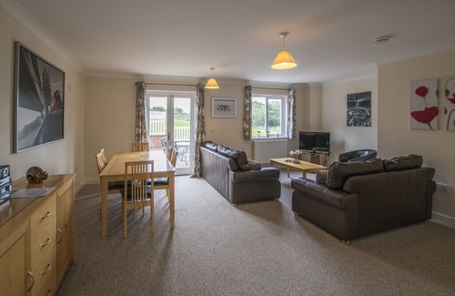 Wootton Bassett House | Holiday Home Within The Private Grounds Of The Wiltshire Leisure Village