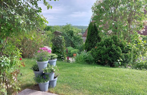 Unterkirnach Apartment | Holiday Happiness Unterkirnach with Shared Garden and Wi-Fi