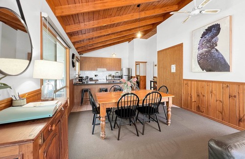 Halls Gap House | Holiday Heights, Holiday Heights 3 Bedroom Cottage in Halls Gap Bush Setting