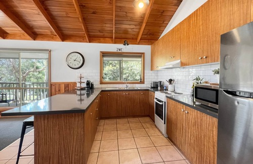 Halls Gap House | Holiday Heights, Holiday Heights 3 Bedroom Cottage in Halls Gap Bush Setting