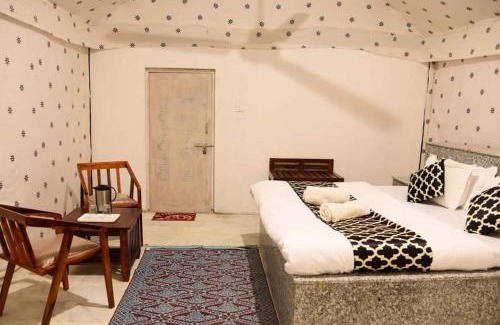 Amar Sagar Pol Apartment | Holiday Heritage Desert Camp And Resort