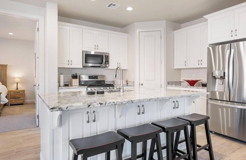 Washington House | Holiday Hideaway: Resort Style Amenities