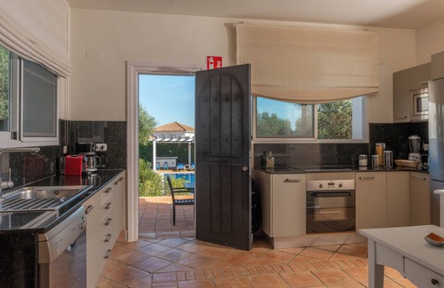 Benalup-Casas Vieja House | Holiday Home 'Capuchina' with Private Pool, Wi-Fi and Air Conditioning