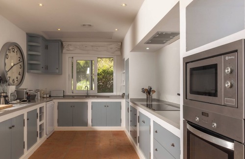 Benalup-Casas Vieja House | Holiday Home 'Dalia' with Private Pool, Wi-Fi and Air Conditioning