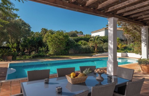 Benalup-Casas Vieja House | Holiday Home 'Dalia' with Private Pool, Wi-Fi and Air Conditioning
