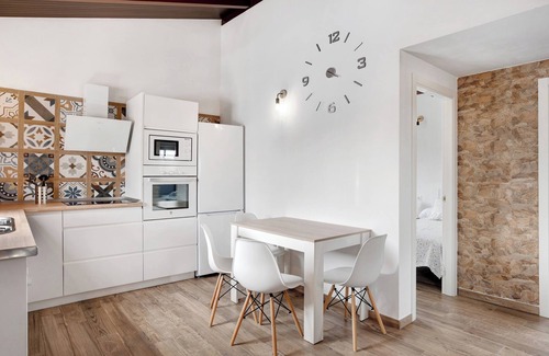 San Ambrosio House | Holiday Home Casa La Teja 1 with Pool, Garden & Wi-Fi
