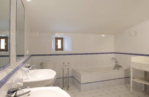 Tallud-Sainte-Gemme House | Holiday house Mouilleron en Pareds for 1 - 8 persons with 4 bedrooms - Holiday house