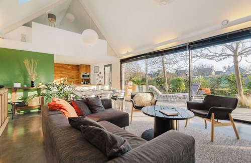 Saint-Cast-le-Guildo House | Holiday Home 'Mézon Ermine' with Terrace, Private Garden and Wi-Fi