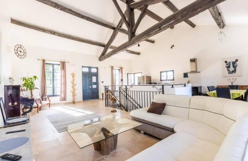 Le Somail House | Holiday Home "Villa Napoléon" with Private Pool & Wi-Fi