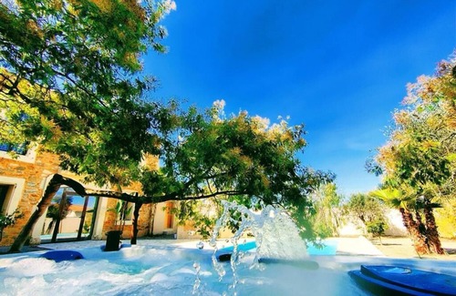 Le Somail House | Holiday Home "Villa Napoléon" with Private Pool & Wi-Fi