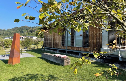 Ludwigshafen House | Holiday Home 'Sonnenchalet' with Lake View, Shared Terrace and Wi-Fi