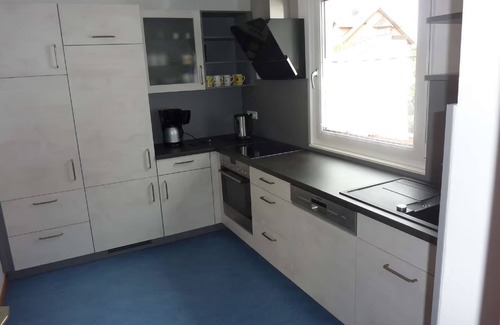 Arzheim House | Holiday Home 'Ferienhaus Landau-Arzheim' with Private Terrace, Private Garden and Wi-Fi