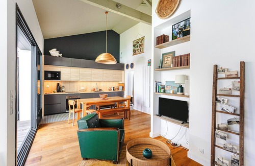 Le Chateau-d'Oleron House | Holiday Home with Private Pool, Private Terrace and Wi-Fi