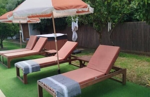 Les Bormettes House | Holiday home near the beaches, swimming pool, jacuzzi. Free boat trip