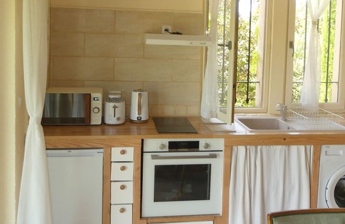 Razac-de-Saussignac House | Holiday Home 'Les Treilles De Razac' with Shared Pool, Private Terrace and Wi-Fi