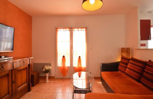 Avrille House | Holiday Home in Avrillé near Sandy Beaches