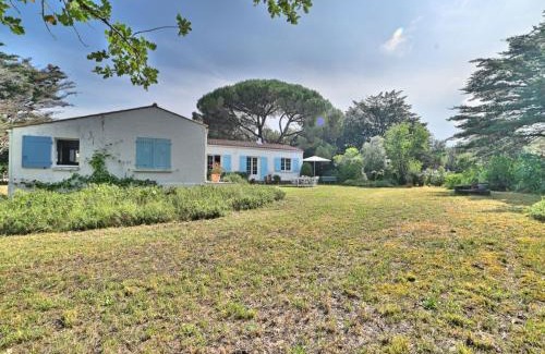 Saint-Pierre-d'Oleron House | Holiday Home La Villa des Sables by Interhome