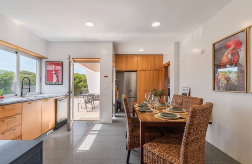 Aldeia Galega House | Holiday Home 'A Casa Da Vagem' with Garden View, Wi-Fi and Air Conditioning